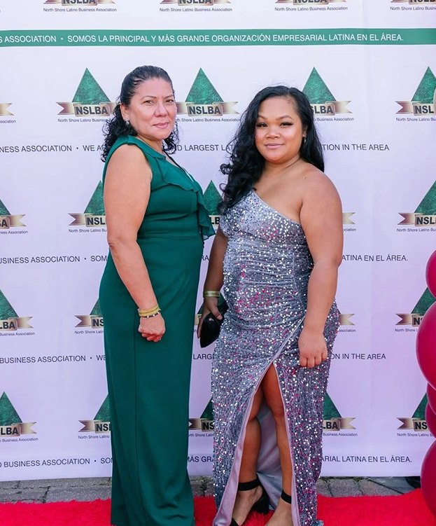 Guests arriving on the red carpet